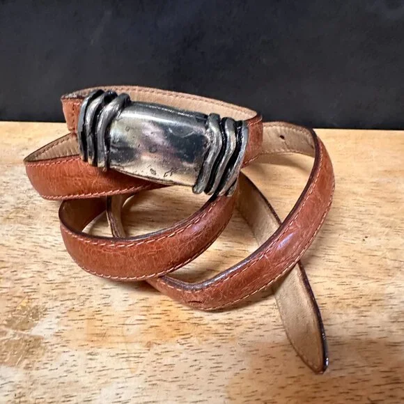 Ann  Taylor Genuine Leather Belt Thin Tan Silver Buckle Size Medium Brown - Picture 7 of 7
